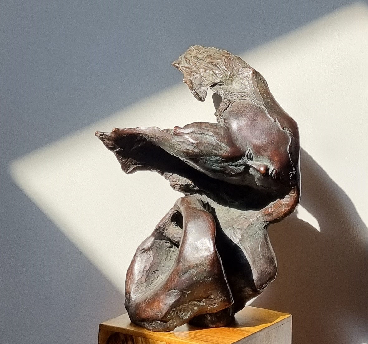 Arum - H 52 cm x W 38 cm x D 30 cm