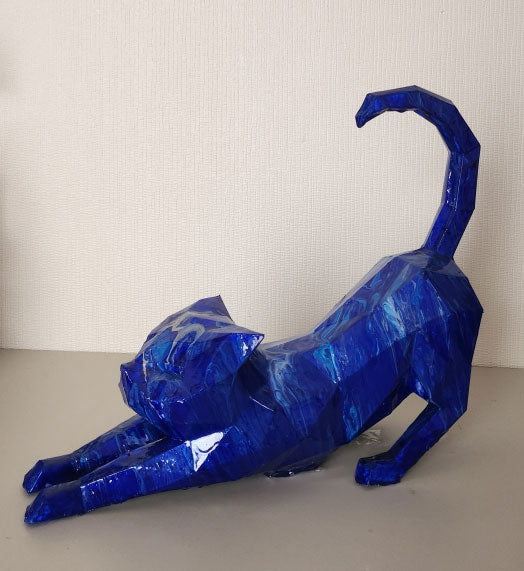 Chat qui s'étire