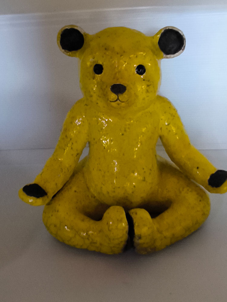 Nounours (jaune) yoga lotus